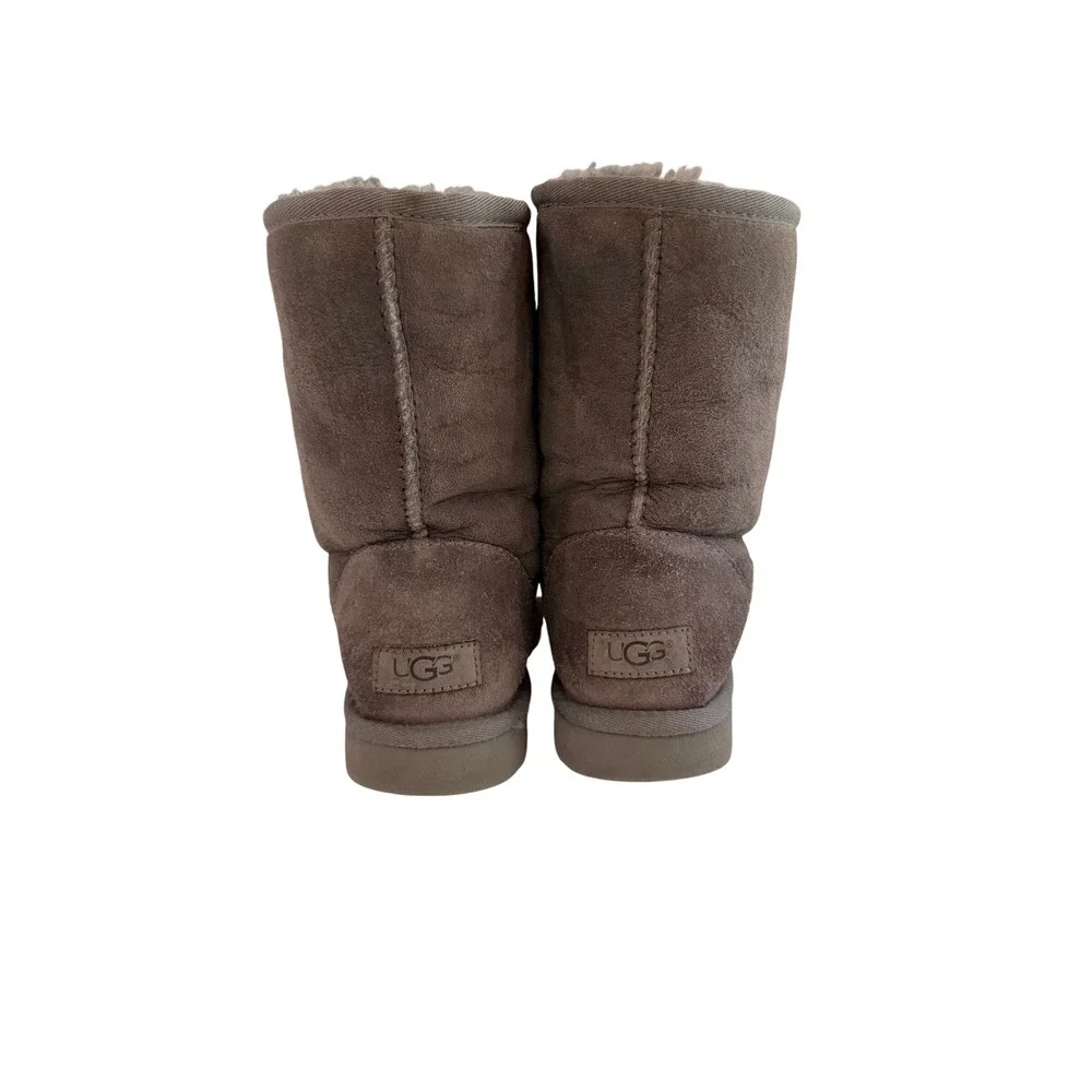 UGG classic mid